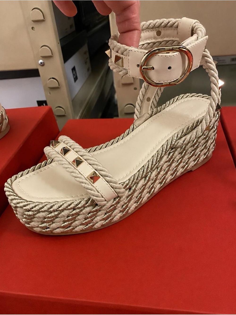 Valentino Garavani Woven Metallic Gold Studded Platform Sandals 38 NWT - Picture 2 of 2
